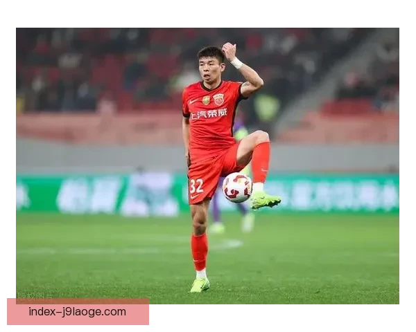 李帅凭借速度优势成功占据海港左路成球队进攻新亮点 李帅凭借速度优势成功占据海港左路成球队进攻新亮点